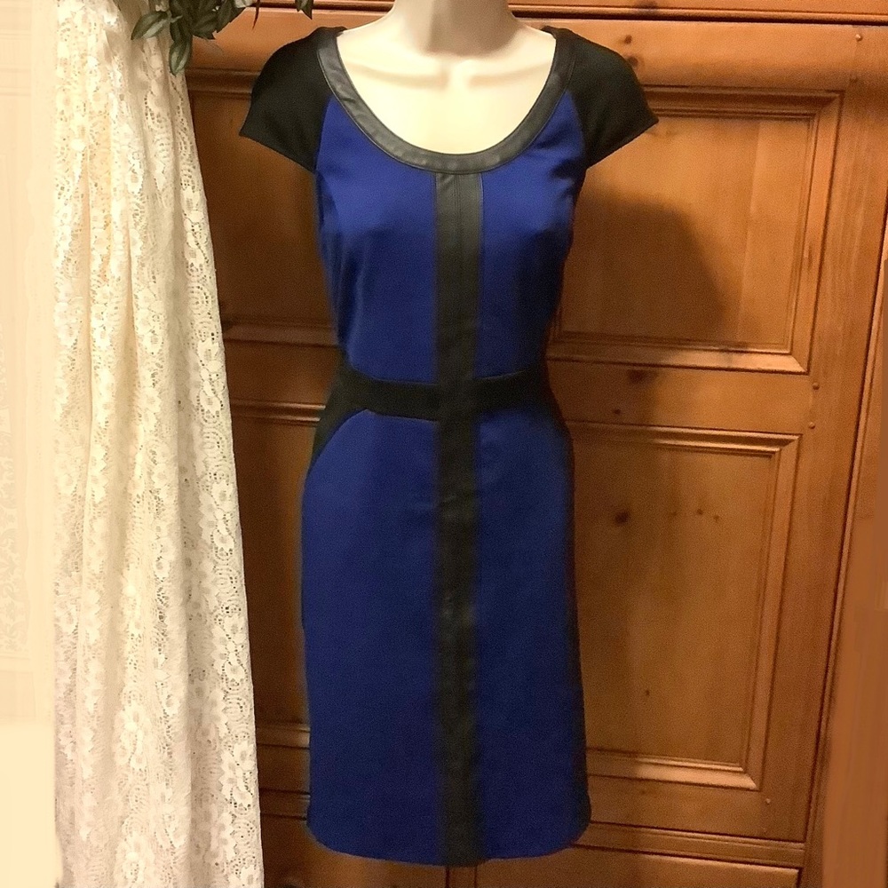 ICE Blue knit Dress Medium 10 Black faux leather trim zip back